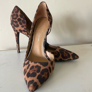Beautiful Jessica Simpson Leopard print 3.5” heels UC